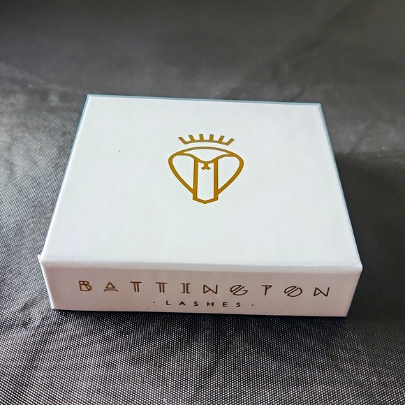 NIB Battington Monroe 3D Silk Lashes with mini glue - Picture 2 of 5